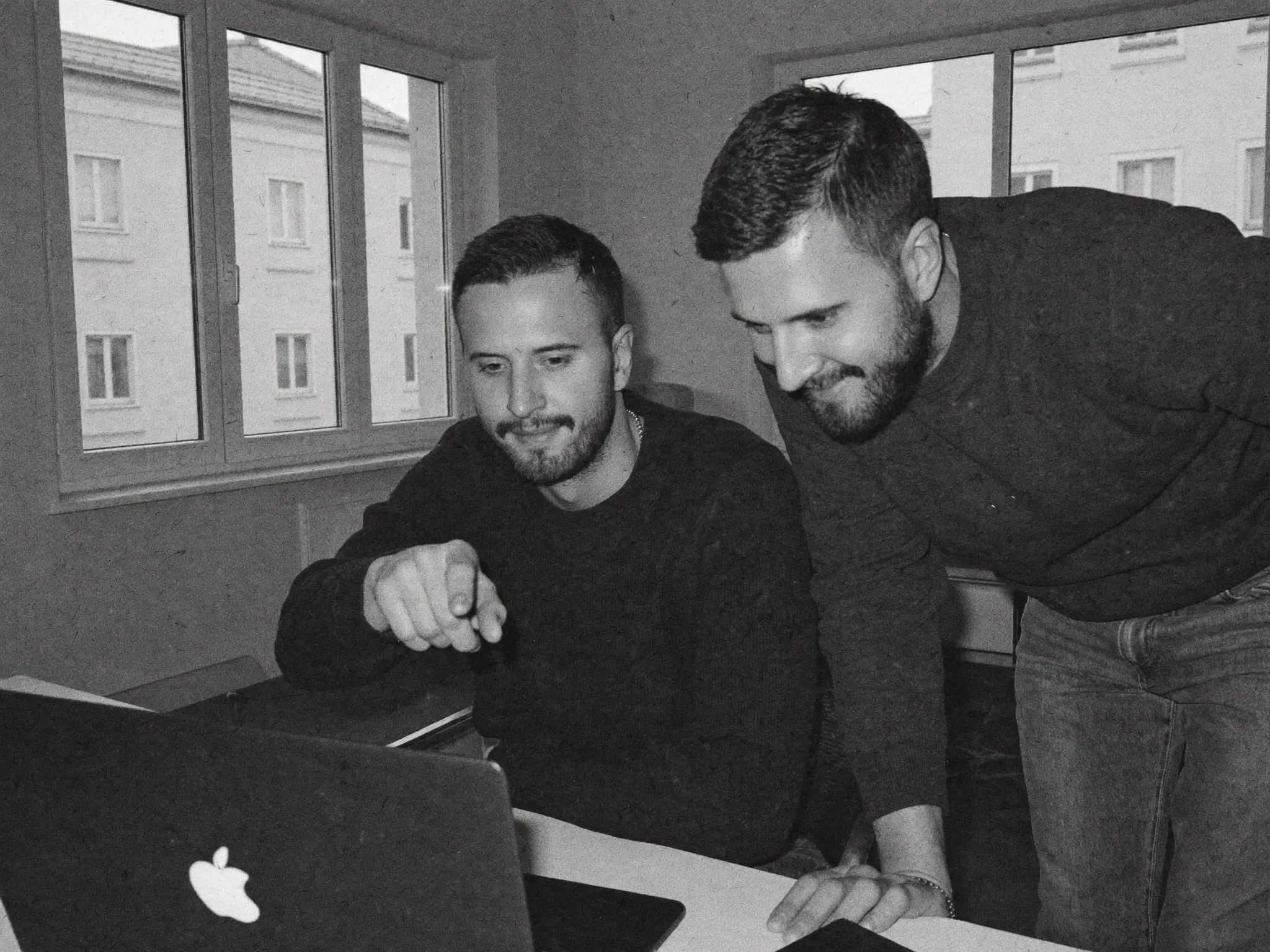 Simon working with a product team